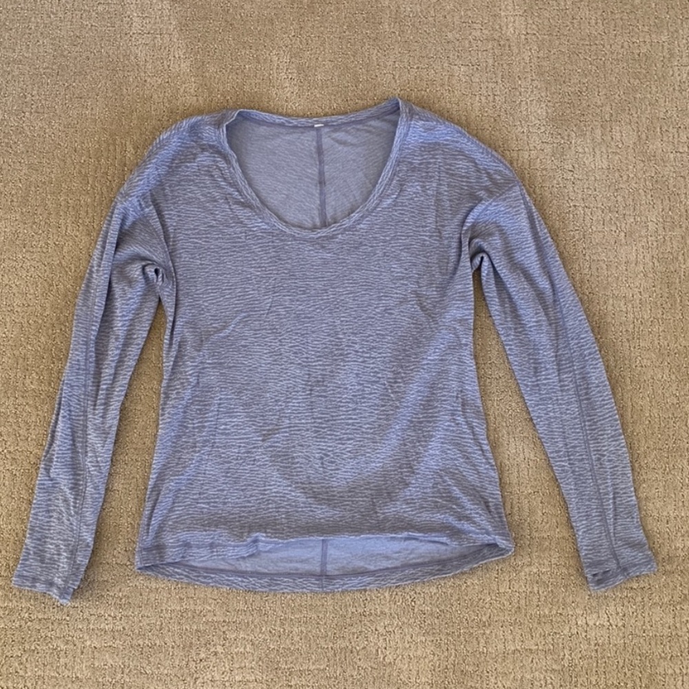 LULULEMON🍋 Grey Stretchy Long Sleeve Size 6